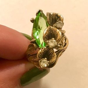 Vintage Emerald Crystal Calla Lily Ring